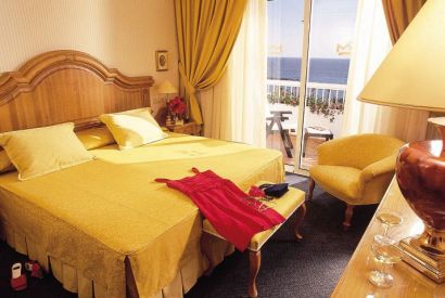 Photograph RIU Palace Tenerife hotel bedroom