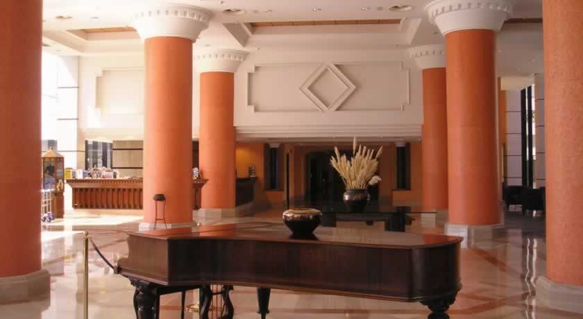 Zentral Center Hotel Reception Lounge